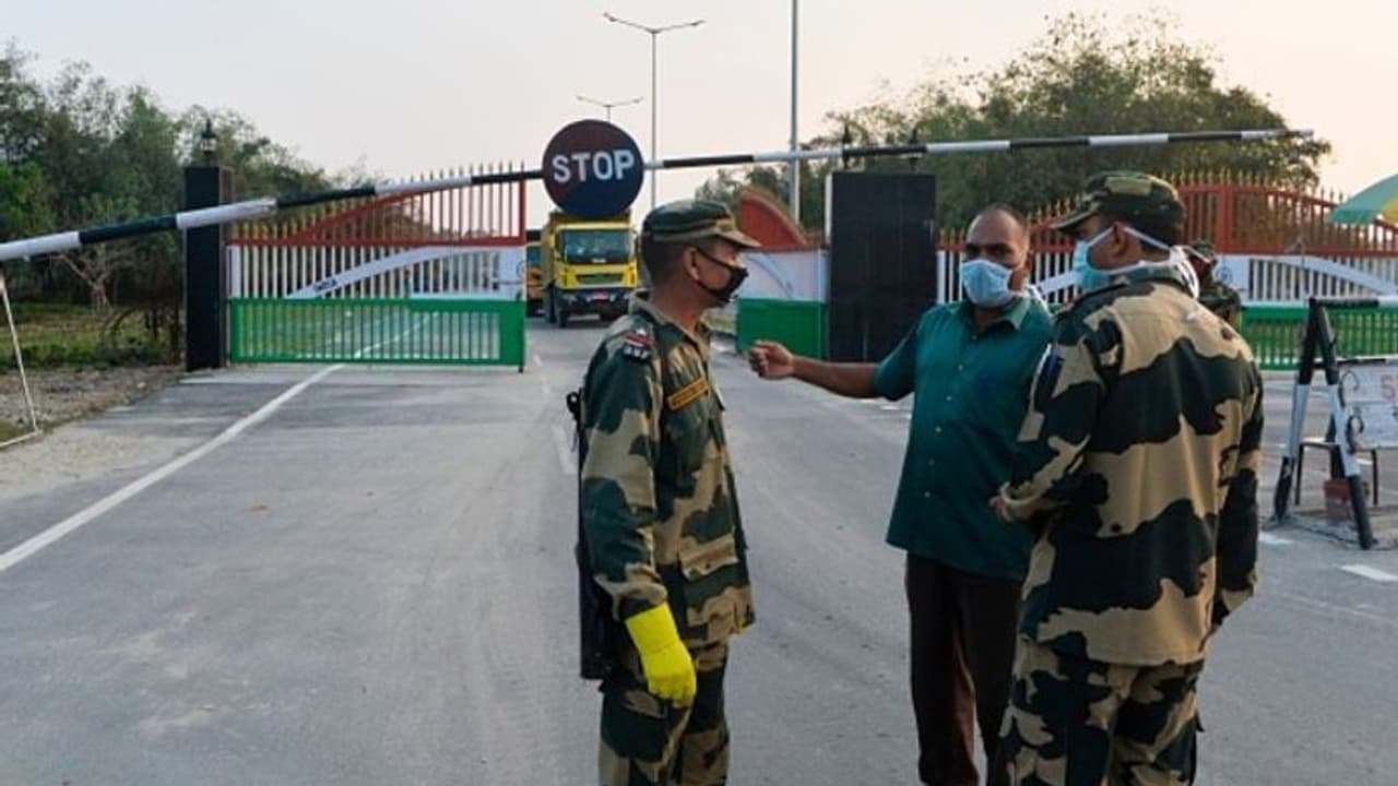 করোনার জেরে শহরের এসি বাস মেট্রো কতটা নিরাপদ,কী বলছেন বিশেষজ্ঞরা করোনার জেরে শহরের এসি বাস মেট্রো কতটা নিরাপদ,কী বলছেন বিশেষজ্ঞরা