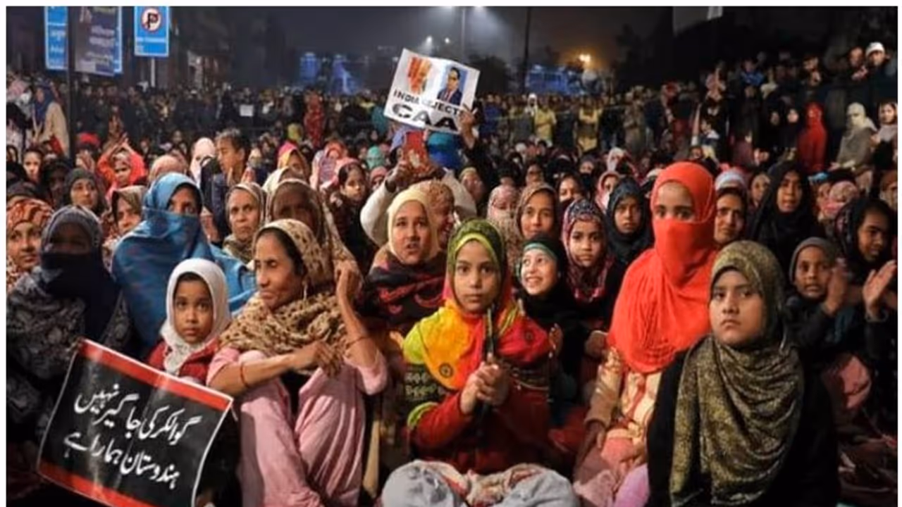 'മോദിയും ഷായും ഞങ്ങളെ ഓര്ത്ത് വിഷമിക്കേണ്ട'; കൊവിഡ് ഭയമില്ലെന്ന് ഷഹീന്ബാഗിലെ പ്രതിഷേധക്കാര് 'മോദിയും ഷായും ഞങ്ങളെ ഓര്ത്ത് വിഷമിക്കേണ്ട'; കൊവിഡ് ഭയമില്ലെന്ന് ഷഹീന്ബാഗിലെ പ്രതിഷേധക്കാര്