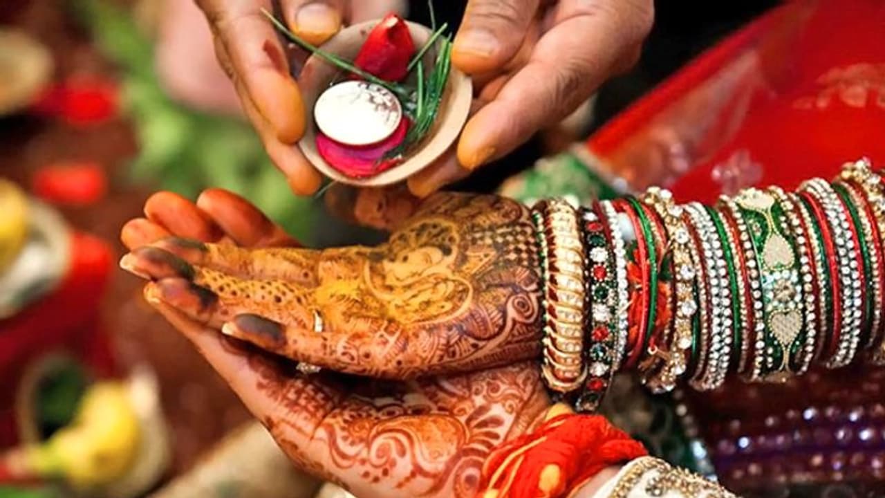 मल मास शुरू, अब 14 अप्रैल तक विवाह आदि शुभ कार्यों पर लगी रोक मल मास शुरू, अब 14 अप्रैल तक विवाह आदि शुभ कार्यों पर लगी रोक