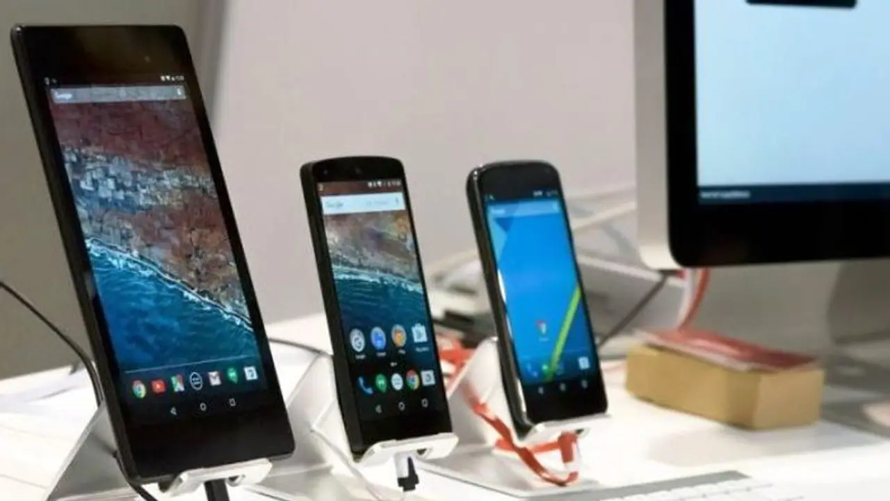 సెల్ ఫోన్లపై జీఎస్టీ పెంపు:మేకిన్ ఇండియాకు కష్టమేనంటున్న ఇండస్ట్రీ సెల్ ఫోన్లపై జీఎస్టీ పెంపు:మేకిన్ ఇండియాకు కష్టమేనంటున్న ఇండస్ట్రీ