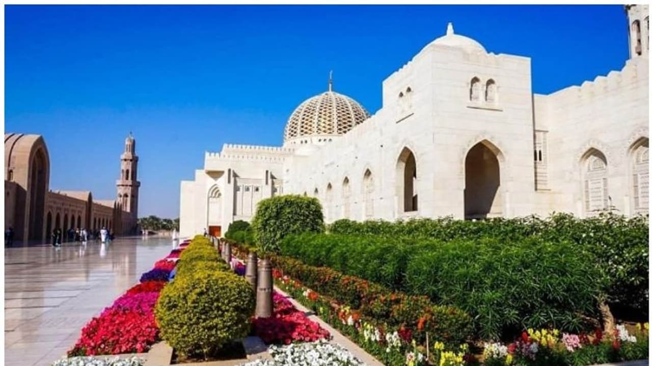 ഒമാനില്‍ ഒക്ടോബര്‍ 9ന് ഔദ്യോഗിക അവധി പ്രഖ്യാപിച്ചു; സ്വകാര്യ മേഖലയ്ക്കും ബാധകം