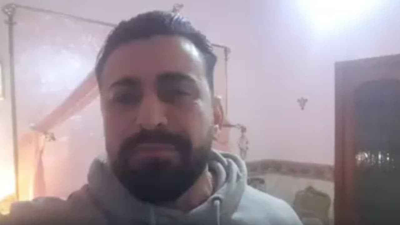 করোনায় মৃত বোনের মরদেহর সঙ্গে একঘরে আটকে দাদা, কাতর আর্তি ফেসবুক লাইভে করোনায় মৃত বোনের মরদেহর সঙ্গে একঘরে আটকে দাদা, কাতর আর্তি ফেসবুক লাইভে