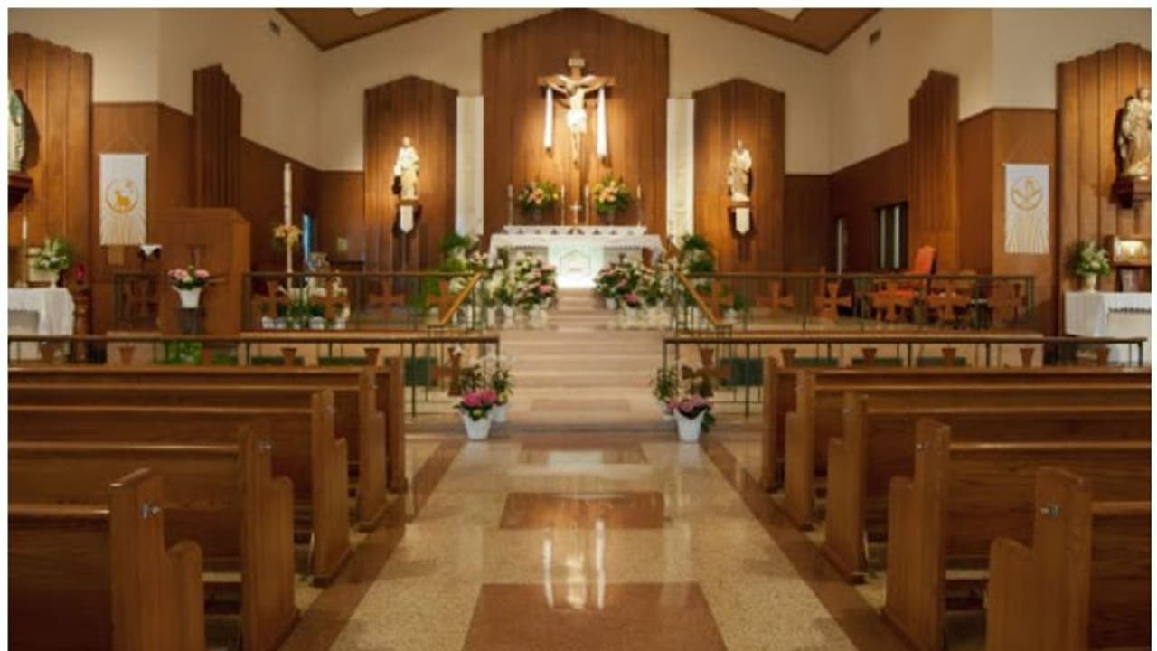 കൊവിഡ് പ്രതിരോധം; ഒമാനിലെ ക്രിസ്ത്യന് ദേവാലയങ്ങളില് ആരാധനയ്ക്ക് താത്കാലിക വിലക്ക് കൊവിഡ് പ്രതിരോധം; ഒമാനിലെ ക്രിസ്ത്യന് ദേവാലയങ്ങളില് ആരാധനയ്ക്ക് താത്കാലിക വിലക്ക്