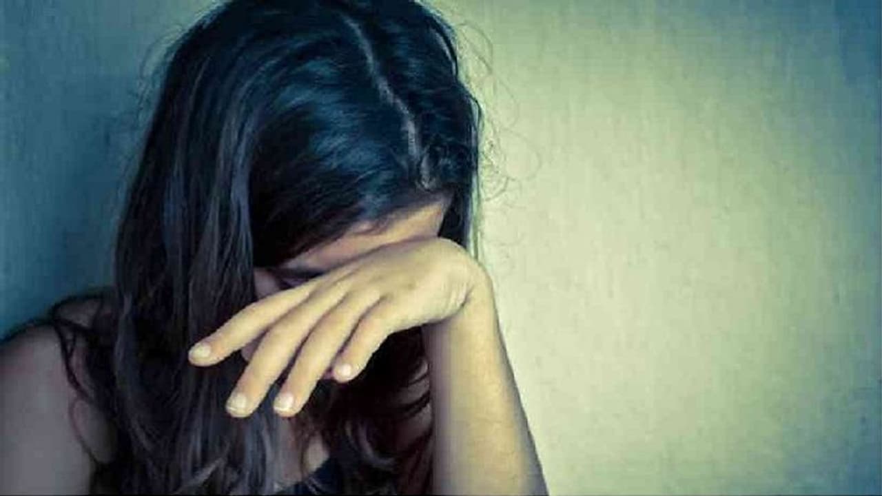 नाबालिग बेटी हुई गर्भवती, सच जानते ही उड़े घरवालों के होश, 5 माह पहले हुआ था गैंगरेप नाबालिग बेटी हुई गर्भवती, सच जानते ही उड़े घरवालों के होश, 5 माह पहले हुआ था गैंगरेप