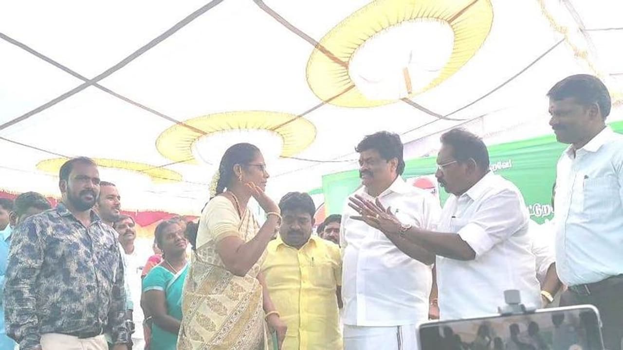 ஒரே நாளில் 3அமைச்சர்களை அலற விட்ட இஸ்லாமிய பெண்கள்.!! பாதியிலேயே நிகழ்ச்சியை முடித்துக்கொண்ட அமைச்சர்கள்!! ஒரே நாளில் 3அமைச்சர்களை அலற விட்ட இஸ்லாமிய பெண்கள்.!! பாதியிலேயே நிகழ்ச்சியை முடித்துக்கொண்ட அமைச்சர்கள்!!