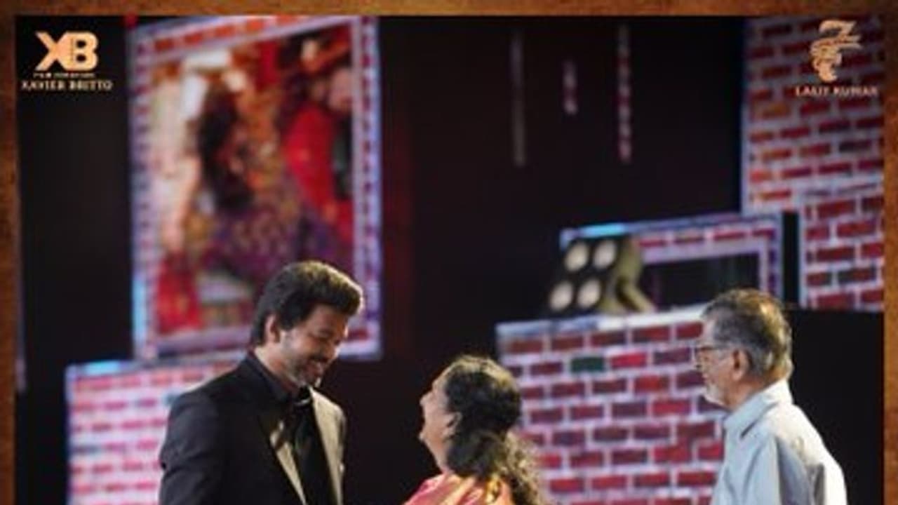 “மாஸ்டர்” பட விழாவில் தாயின் ஆசையை நிறைவேற்றிய தளபதி... தாறுமாறு வைரலாகும் போட்டோஸ்...! “மாஸ்டர்” பட விழாவில் தாயின் ஆசையை நிறைவேற்றிய தளபதி... தாறுமாறு வைரலாகும் போட்டோஸ்...!