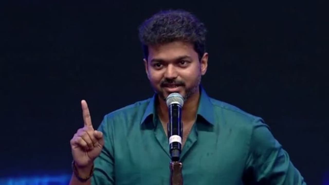 സിഎഎ: കേന്ദ്രസർക്കാരിനെതിരെ ആഞ്ഞടിച്ച് നടൻ വിജയ്, റെയ്ഡുകൾക്കെതിരെയും വിമർശനം സിഎഎ: കേന്ദ്രസർക്കാരിനെതിരെ ആഞ്ഞടിച്ച് നടൻ വിജയ്, റെയ്ഡുകൾക്കെതിരെയും വിമർശനം