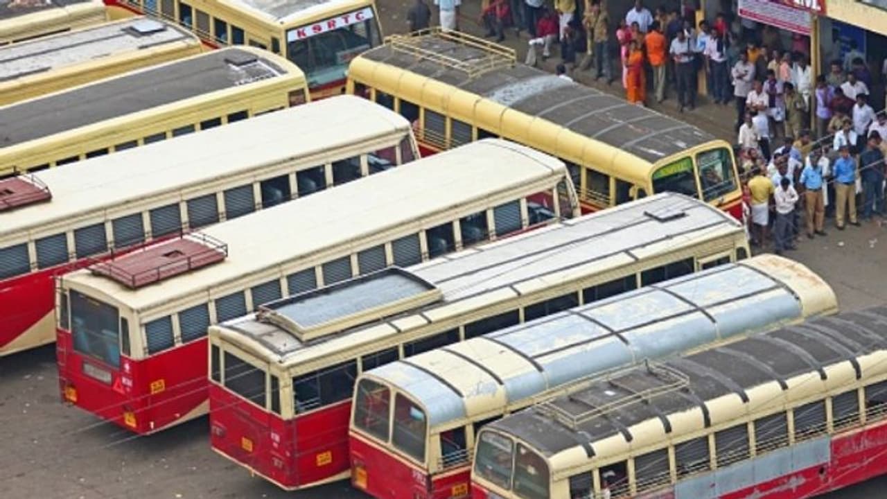 കെഎസ്ആര്ടിസി അന്തര്ജില്ലാ സര്വീസ് പുനഃരാരംഭിച്ചു, ബസുകള് നിരത്തിലിറങ്ങിത്തുടങ്ങി കെഎസ്ആര്ടിസി അന്തര്ജില്ലാ സര്വീസ് പുനഃരാരംഭിച്ചു, ബസുകള് നിരത്തിലിറങ്ങിത്തുടങ്ങി