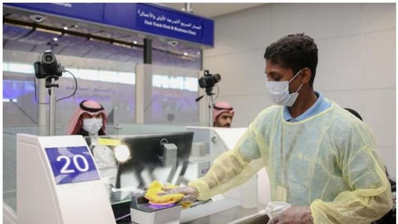 കടുത്ത നടപടികളിലേക്ക് കടന്ന് സൗദി അറേബ്യ; സർക്കാർ സ്ഥാപനങ്ങൾക്ക് അവധി പ്രഖ്യാപിച്ചു