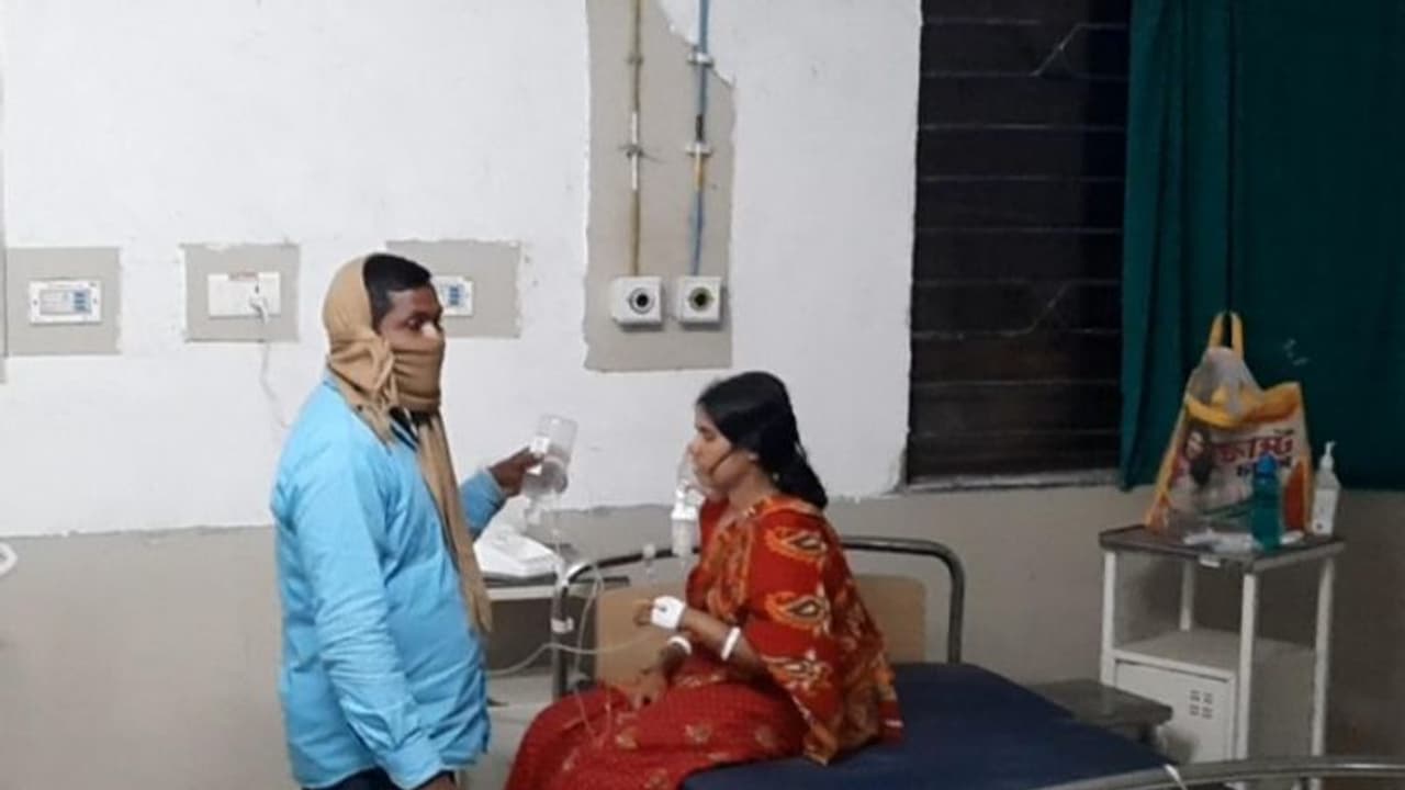 আইসোলেশন ওয়ার্ডে তালা, 'করোনা আক্রান্ত'কে আতঙ্ক ছড়াল হাসপাতালে আইসোলেশন ওয়ার্ডে তালা, 'করোনা আক্রান্ত'কে আতঙ্ক ছড়াল হাসপাতালে