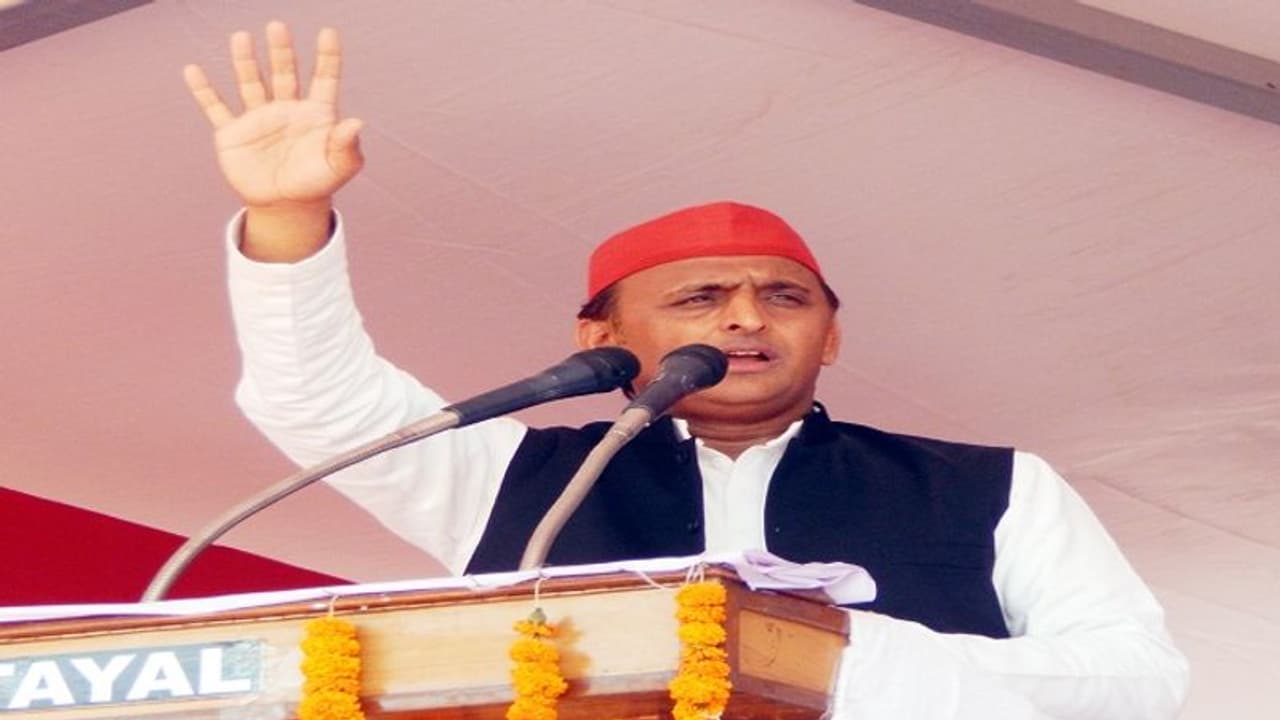 बिहार में विस चुनाव नहीं लड़ेगी सपा,विमान में हाथ देखने वाले शख्स ने कहा, अखिलेश जीतेंगे यूपी में 350 सीट बिहार में विस चुनाव नहीं लड़ेगी सपा,विमान में हाथ देखने वाले शख्स ने कहा, अखिलेश जीतेंगे यूपी में 350 सीट