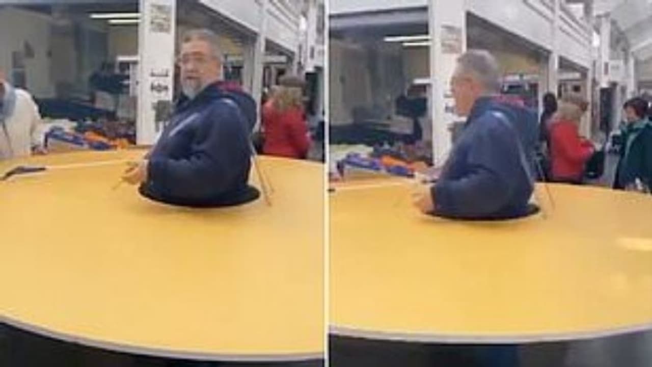 കൊവിഡ് 19: ആളുകളെ അകറ്റിനിർത്താൻ 'കാർഡ്ബോർഡ് ഡിസ്ക്' ധരിച്ച് മധ്യവയസ്കൻ വീഡിയോ വൈറൽ കൊവിഡ് 19: ആളുകളെ അകറ്റിനിർത്താൻ 'കാർഡ്ബോർഡ് ഡിസ്ക്' ധരിച്ച് മധ്യവയസ്കൻ വീഡിയോ വൈറൽ