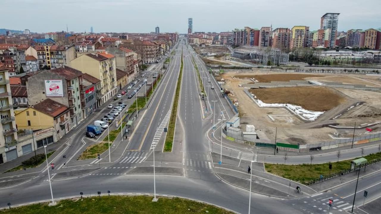 খবরের কাগজের ১০পাতা জুড়ে শুধু 'স্মরণ' আর 'শোকসংবাদ', ইতালি যেন এক মৃত্য়ু উপত্য়কা খবরের কাগজের ১০পাতা জুড়ে শুধু 'স্মরণ' আর 'শোকসংবাদ', ইতালি যেন এক মৃত্য়ু উপত্য়কা