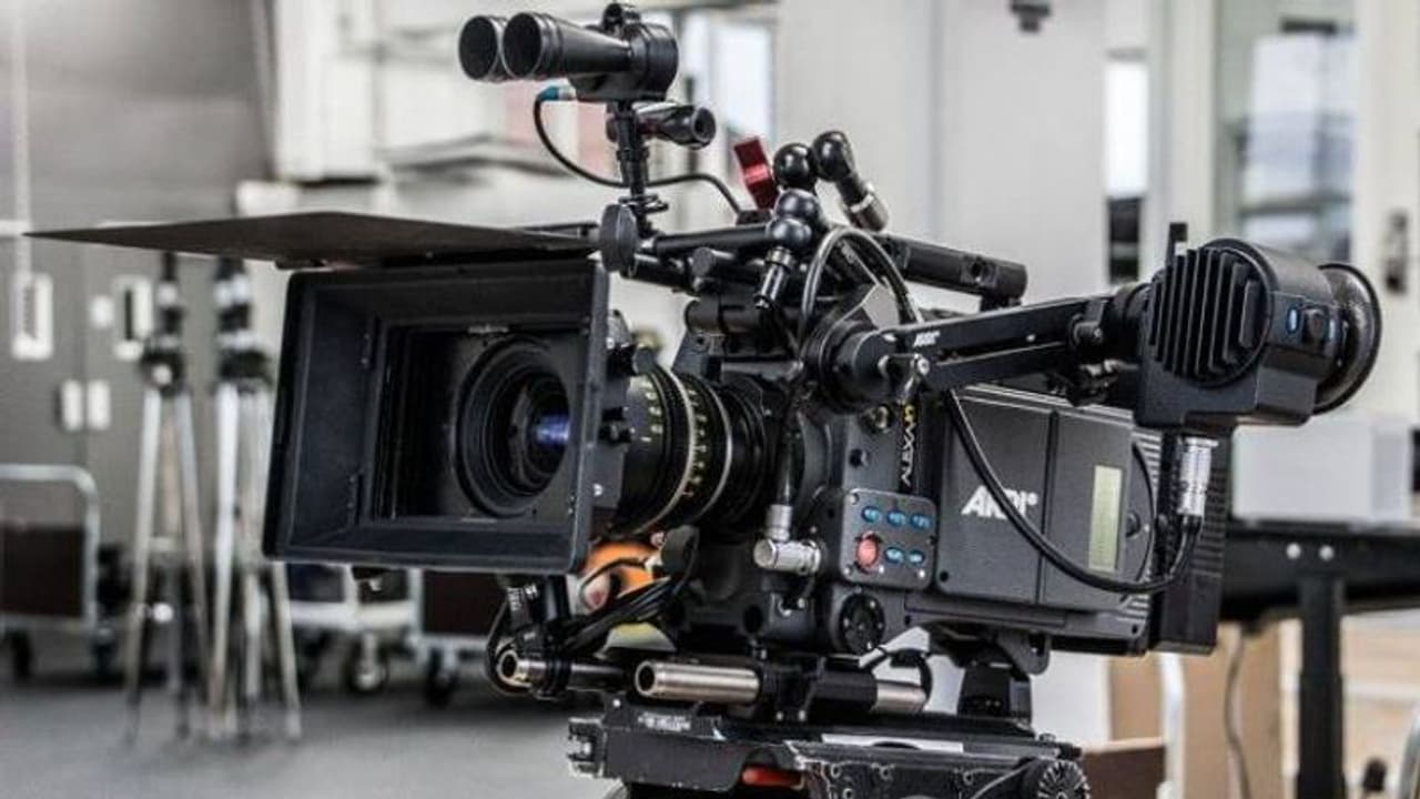 കൊവിഡ് 19: തമിഴ് സിനിമകളുടെ ചിത്രീകരണം അനിശ്ചിതകാലത്തേക്ക് നിര്ത്തി വച്ചു കൊവിഡ് 19: തമിഴ് സിനിമകളുടെ ചിത്രീകരണം അനിശ്ചിതകാലത്തേക്ക് നിര്ത്തി വച്ചു