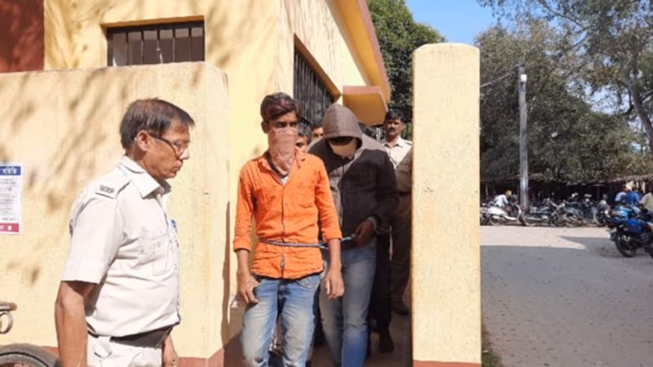 সরকারি হাসপাতালে দালালচক্র, মুখ্যমন্ত্রীর নির্দেশে গ্রেফতার দুই পাণ্ডা সরকারি হাসপাতালে দালালচক্র, মুখ্যমন্ত্রীর নির্দেশে গ্রেফতার দুই পাণ্ডা