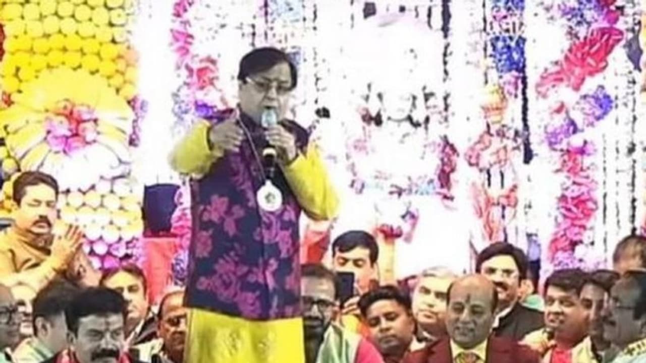 'എവിടെ നിന്ന് വന്നു ഈ കൊറോണ; വൈറലായി 'കൊവിഡ് ഭജൻ' വീ‍ഡിയോ