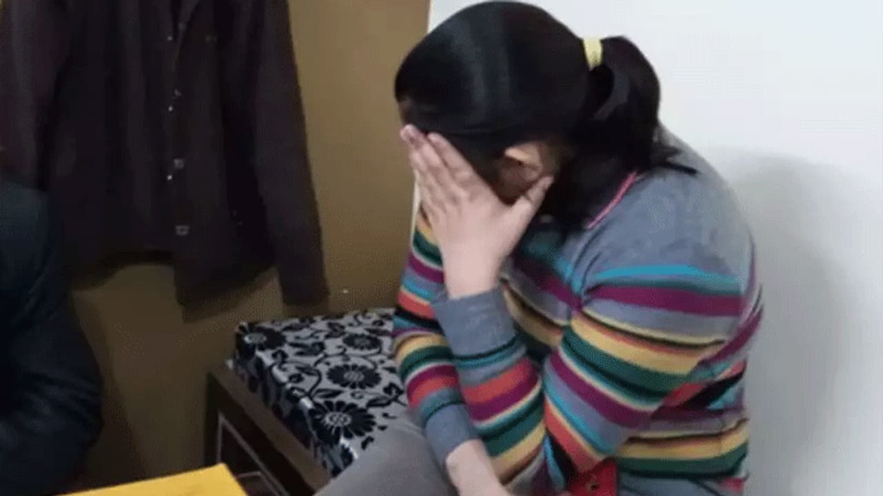 आशिक ने लड़की को रोकर किया प्रपोज, बोला आई लव यू..तू मेरी दुल्हन बन जा नहीं तो तेरा रेप कर दूंगा आशिक ने लड़की को रोकर किया प्रपोज, बोला आई लव यू..तू मेरी दुल्हन बन जा नहीं तो तेरा रेप कर दूंगा