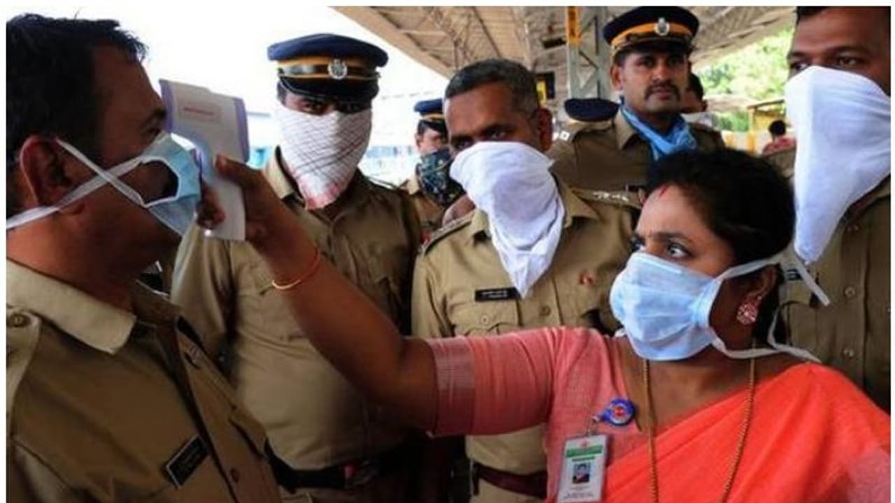 കൊവിഡ് 19: പൊലീസ് ആസ്ഥാനത്ത് മാസ്ക്ക് നിർബന്ധം, മാസ്ക്കില്ലാതെയെത്തിയ പരാതിക്കാരെ തിരിച്ചയച്ചു