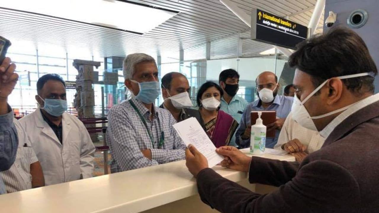 'ಜನರನ್ನು ಮನೆಯಲ್ಲೇ ಇರಿಸಲು ರಾಜ್ಯಾದ್ಯಂತ ಕರ್ಫ್ಯೂ ಜಾರಿ'! 'ಜನರನ್ನು ಮನೆಯಲ್ಲೇ ಇರಿಸಲು ರಾಜ್ಯಾದ್ಯಂತ ಕರ್ಫ್ಯೂ ಜಾರಿ'!