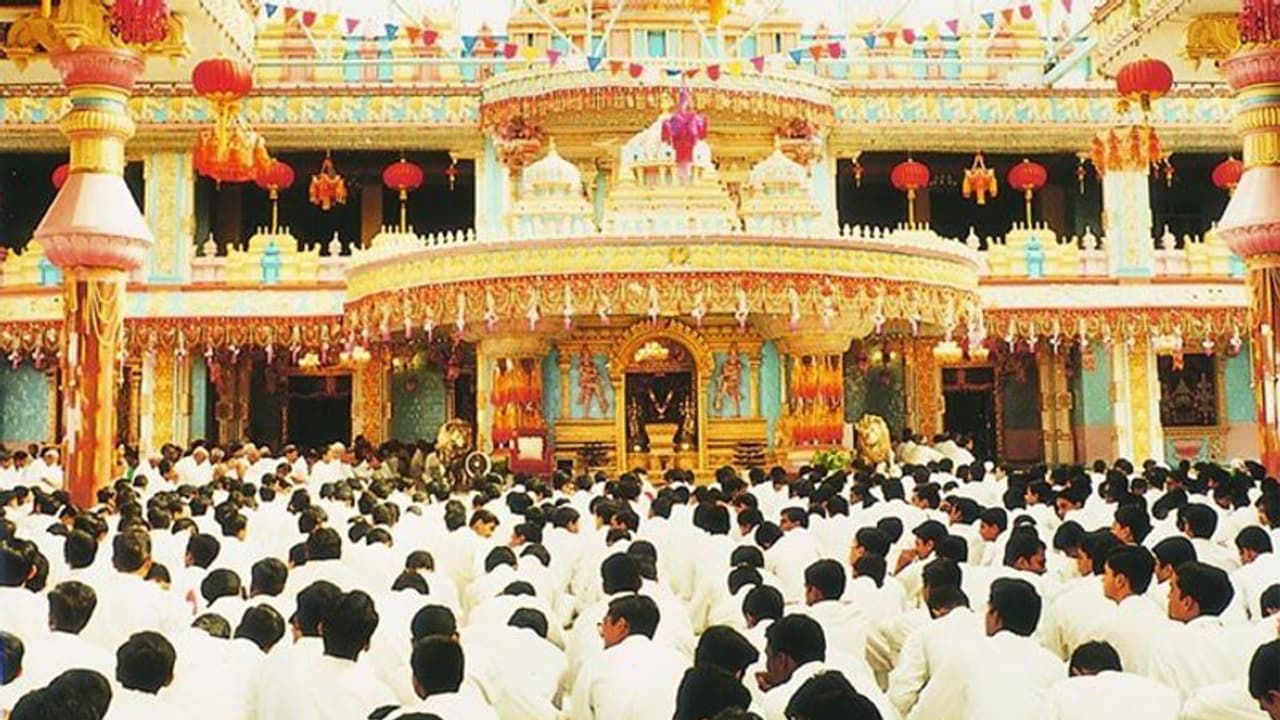 పుట్టపర్తిపై కరోనా ఎఫెక్ట్: విదేశీయులకు నో బోర్డింగ్, బాబా దర్శనం దూరం నుంచే.. పుట్టపర్తిపై కరోనా ఎఫెక్ట్: విదేశీయులకు నో బోర్డింగ్, బాబా దర్శనం దూరం నుంచే..