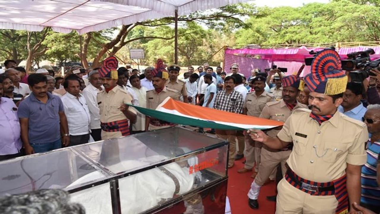 ನಿದ್ರೆ ಕೆಡಿಸುವವರ ಎಚ್ಚರಿಸುತ್ತಲೇ ಚಿರನಿದ್ರೆಗೆ ಜಾರಿದ ಪಾಪು