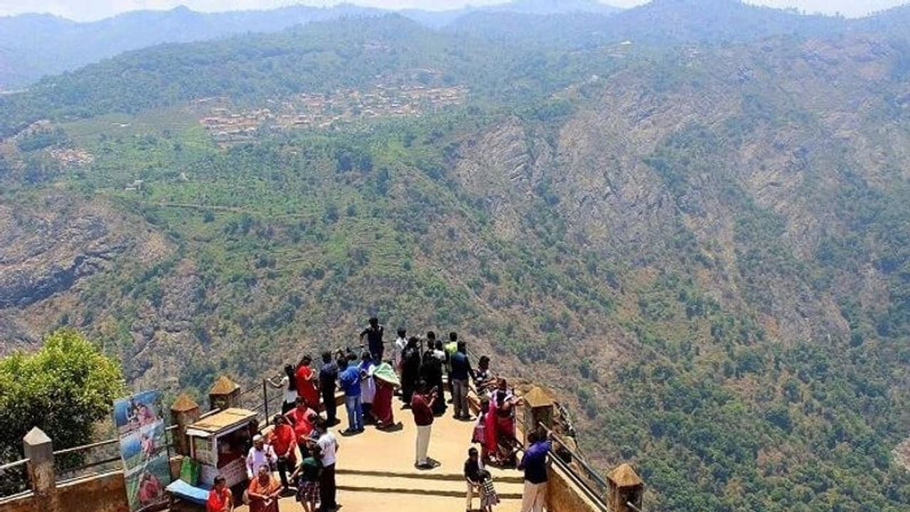 കൊവിഡ് 19: തമിഴ്നാട്ടിലെ പ്രധാന ടൂറിസ്റ്റ് കേന്ദ്രങ്ങൾ അടച്ചു; സഞ്ചാരികൾ 24 മണിക്കൂറിനകം മടങ്ങണം കൊവിഡ് 19: തമിഴ്നാട്ടിലെ പ്രധാന ടൂറിസ്റ്റ് കേന്ദ്രങ്ങൾ അടച്ചു; സഞ്ചാരികൾ 24 മണിക്കൂറിനകം മടങ്ങണം