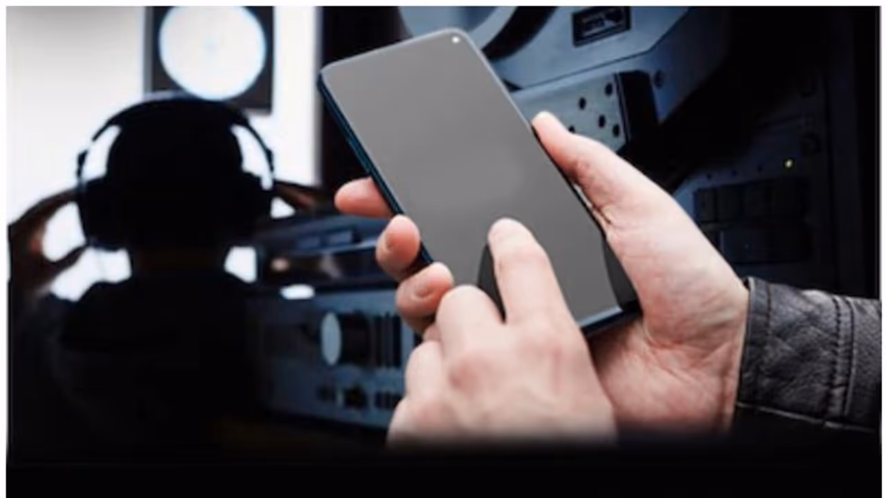 പൗരത്വഭേദഗതി പ്രതിഷേധത്തിനിടെ ഫോണ്‍ ചോര്‍ത്തല്‍? കേന്ദ്രസര്‍ക്കാരിനെതിരെ കോണ്‍ഗ്രസ്