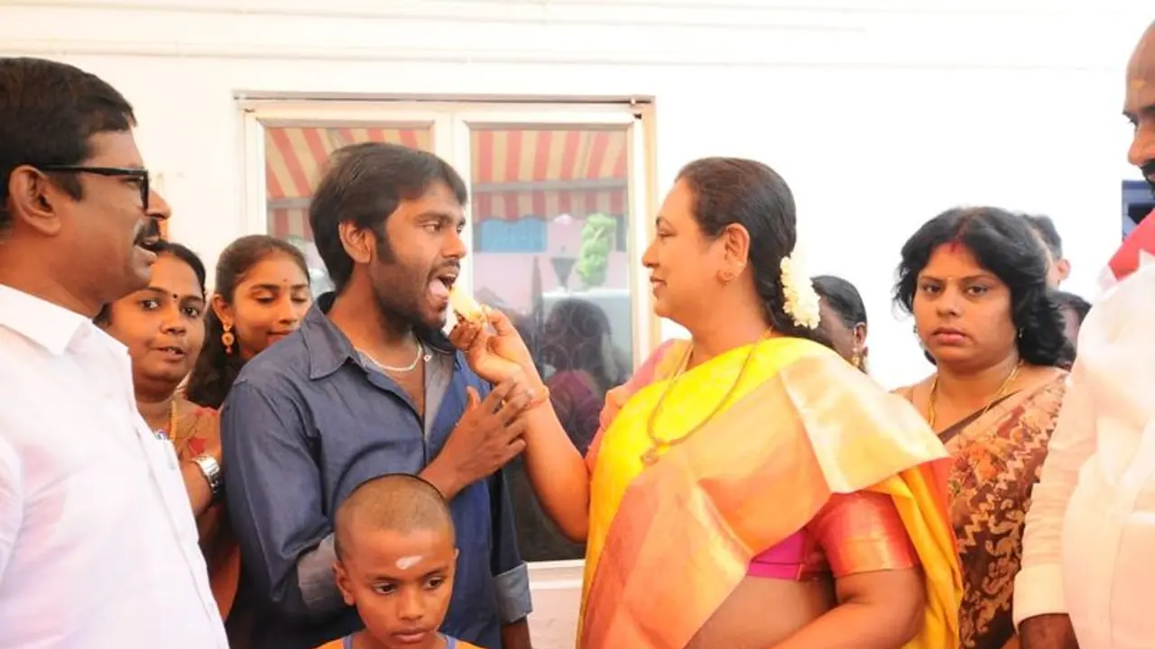 சசிகலாவை நான் சந்திக்க விரும்பினேனா..? நானே போட்டியிட விரும்புகிறேன்... பிரளயம் கிளப்பும் பிரேமலதா..! சசிகலாவை நான் சந்திக்க விரும்பினேனா..? நானே போட்டியிட விரும்புகிறேன்... பிரளயம் கிளப்பும் பிரேமலதா..!