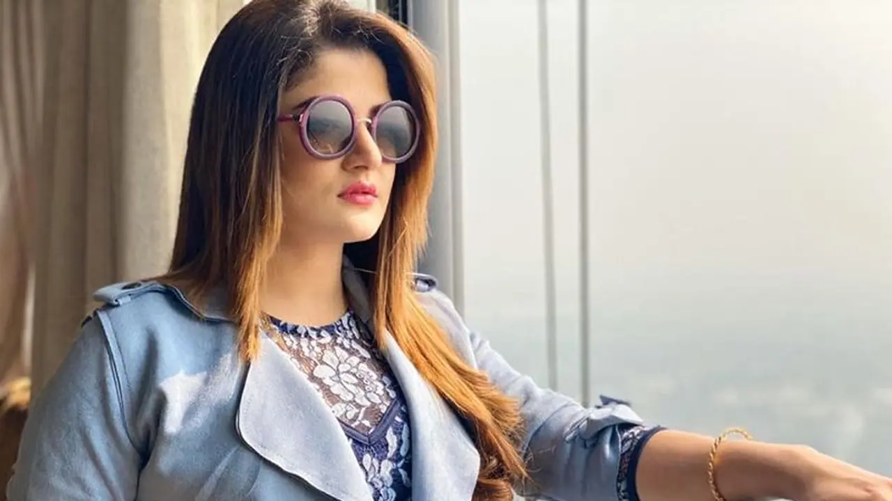 'মুখোশ পড়লে চেনা মানুষও অচেনা লাগে', সতর্কবার্তা নাকি খোঁচা, মুহূর্তে ভাইরাল শ্রাবন্তীর ভিডিও 'মুখোশ পড়লে চেনা মানুষও অচেনা লাগে', সতর্কবার্তা নাকি খোঁচা, মুহূর্তে ভাইরাল শ্রাবন্তীর ভিডিও