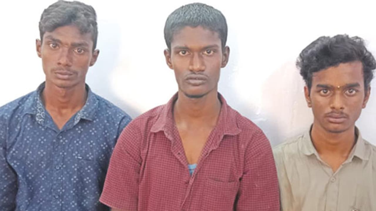 நண்பனுக்கு கொரோனா..! வதந்தி பரப்பிய வாலிபர்கள் அதிரடி கைது..! நண்பனுக்கு கொரோனா..! வதந்தி பரப்பிய வாலிபர்கள் அதிரடி கைது..!