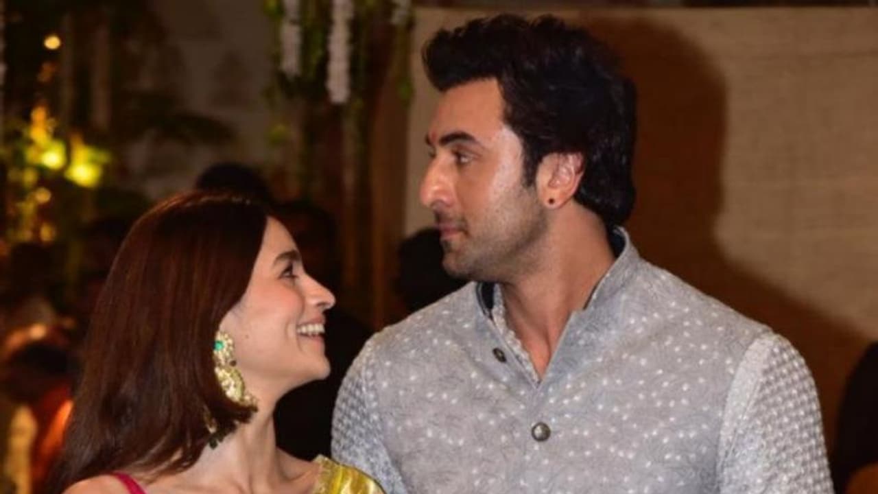 কতদিন ধরে চলবে রনবীর আলিয়ার বিয়ের অনুষ্ঠান,বিশেষ ঘোষণা আলিয়ার কাকার কতদিন ধরে চলবে রনবীর আলিয়ার বিয়ের অনুষ্ঠান,বিশেষ ঘোষণা আলিয়ার কাকার