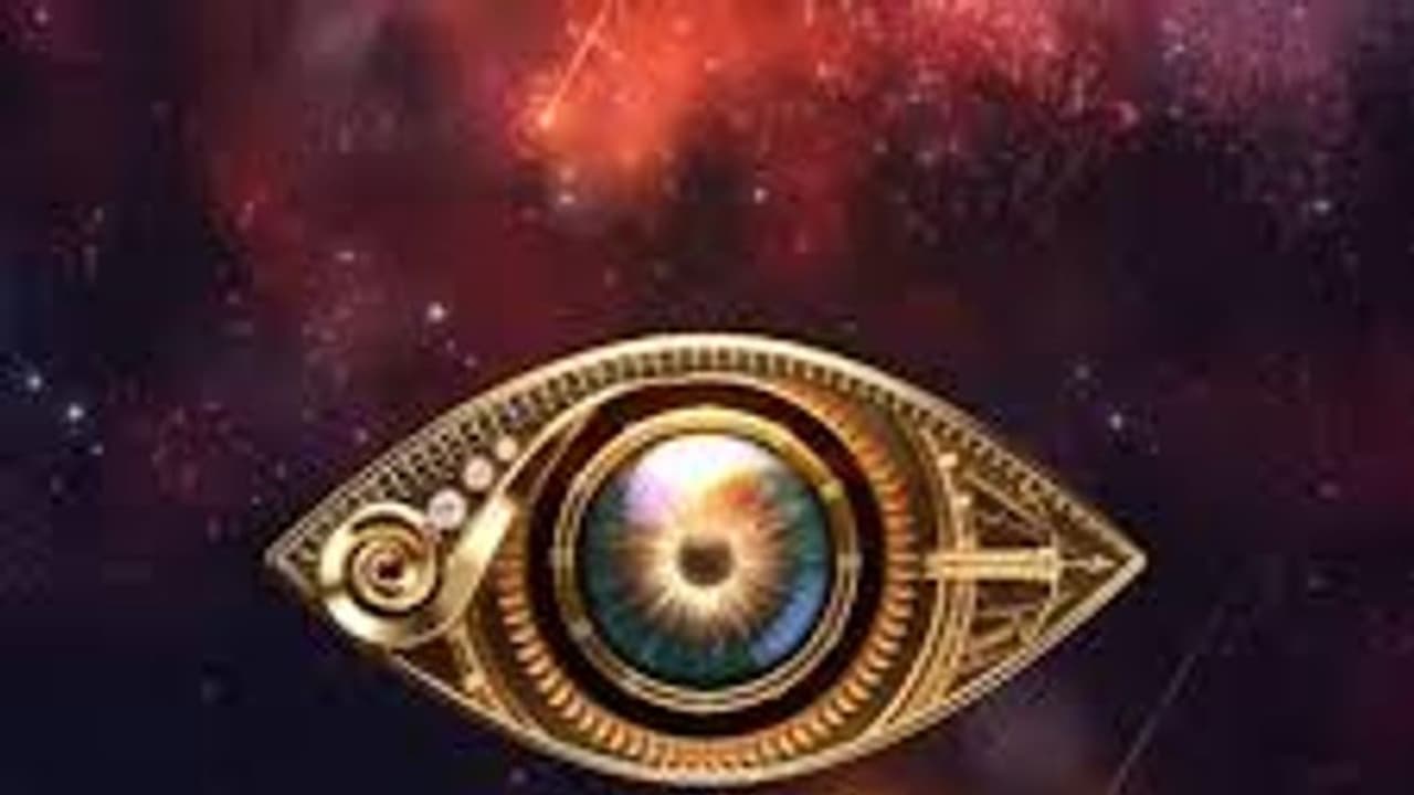 பிக்பாஸ் சீசன் 4 ல் இத்தனை ஹீரோயின்களா?....சோசியல் மீடியா குயின்களுக்கு தூண்டில் போடும் தொலைக்காட்சி....!