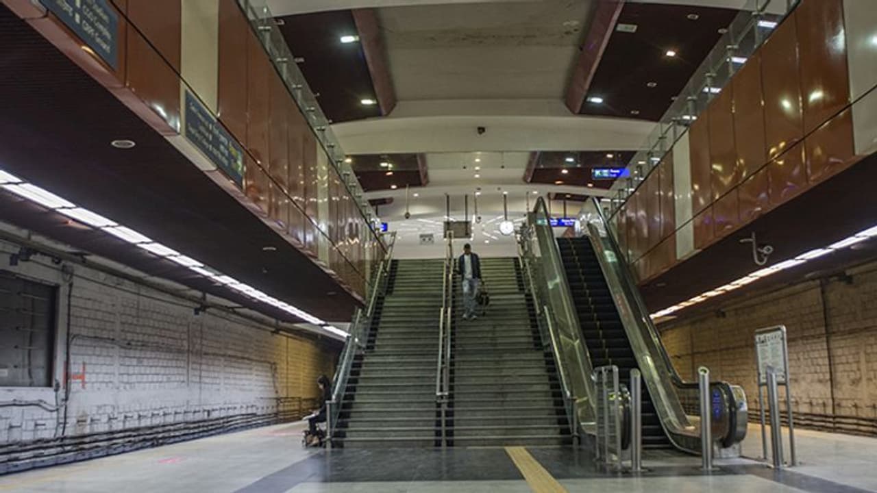 কবিগুরুকে সঙ্গী করে ইতালির পথে হাঁটল গুরুগ্রাম, গাইল 'আমরা করব জয়' কবিগুরুকে সঙ্গী করে ইতালির পথে হাঁটল গুরুগ্রাম, গাইল 'আমরা করব জয়'