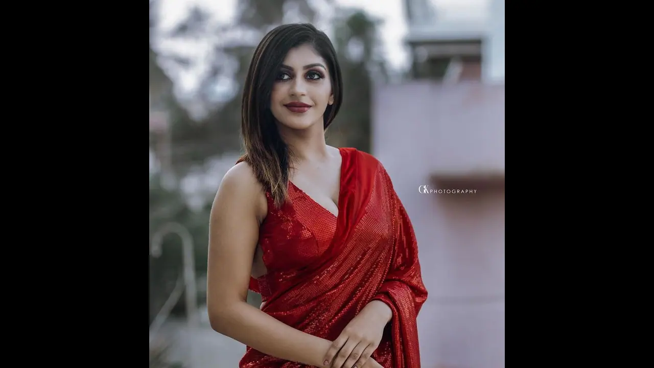 எடுப்பான முன்னழகை காட்டி... இளசுகளின் ஹார்ட் பீட்டை எகிற வைக்கும் யாஷிகா ஆனந்த்... வைரல் போட்டோ...!