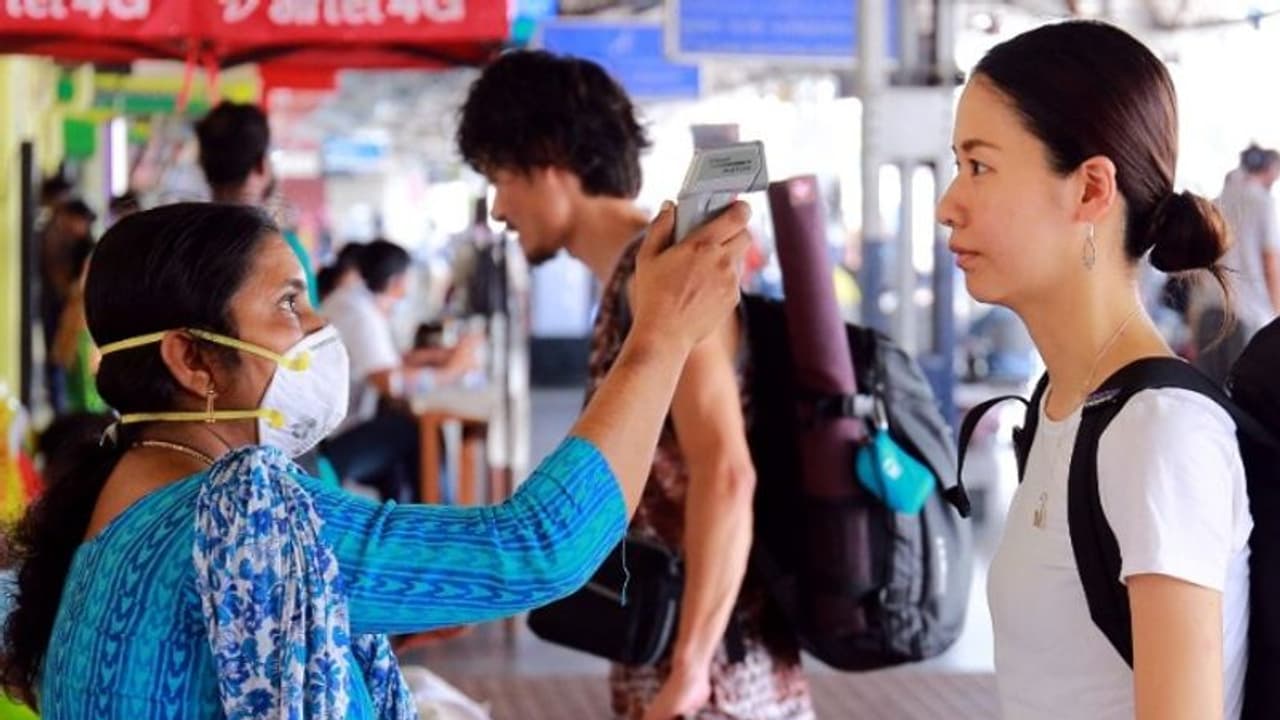 സംസ്ഥാനത്ത് കാൽ ലക്ഷം പേർ കൊവിഡ് നിരീക്ഷണത്തിൽ; ബ്രിട്ടീഷ് പൗരന്റെ ഭാര്യക്ക് രോഗമില്ല, വർക്കലയിലും ആശ്വാസം സംസ്ഥാനത്ത് കാൽ ലക്ഷം പേർ കൊവിഡ് നിരീക്ഷണത്തിൽ; ബ്രിട്ടീഷ് പൗരന്റെ ഭാര്യക്ക് രോഗമില്ല, വർക്കലയിലും ആശ്വാസം