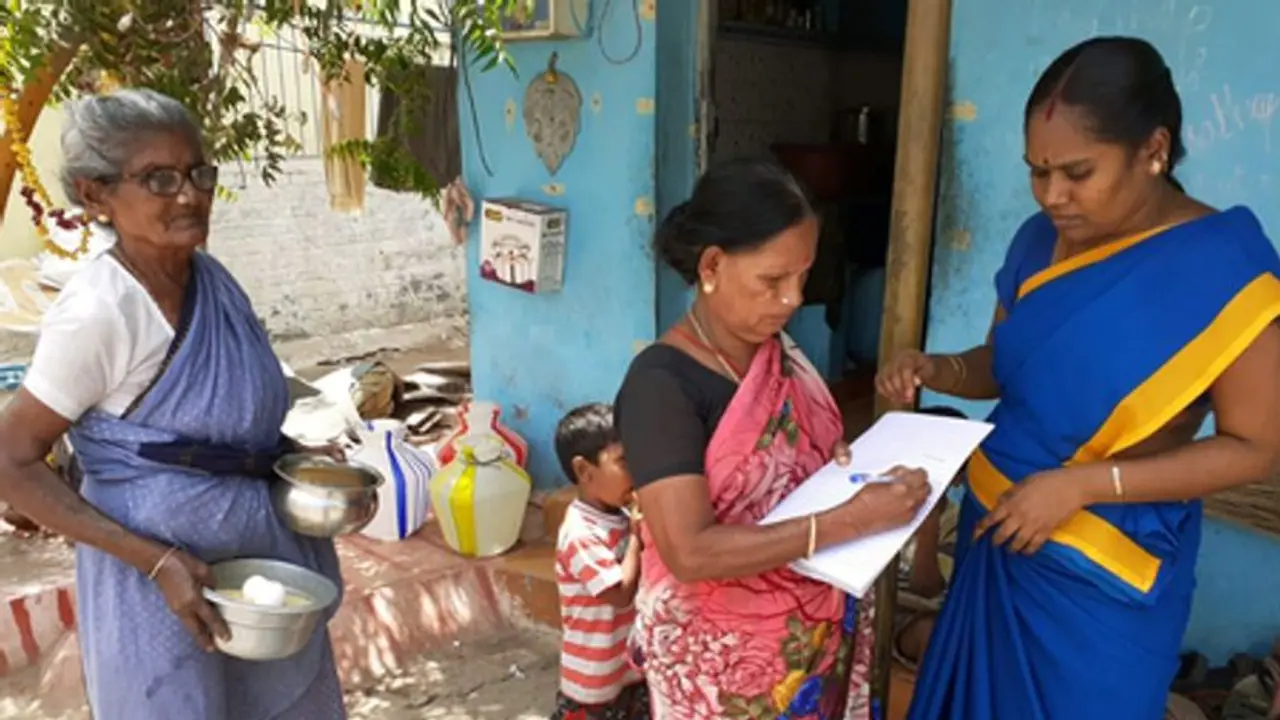 அங்கன்வாடி குழந்தைகளுக்கு வீடு தேடிப் போகும் உணவு பொருள் .! அசத்தும் அதிகாரிகள்.. மகிழ்ச்சியில் பெற்றோர்கள் அங்கன்வாடி குழந்தைகளுக்கு வீடு தேடிப் போகும் உணவு பொருள் .! அசத்தும் அதிகாரிகள்.. மகிழ்ச்சியில் பெற்றோர்கள்