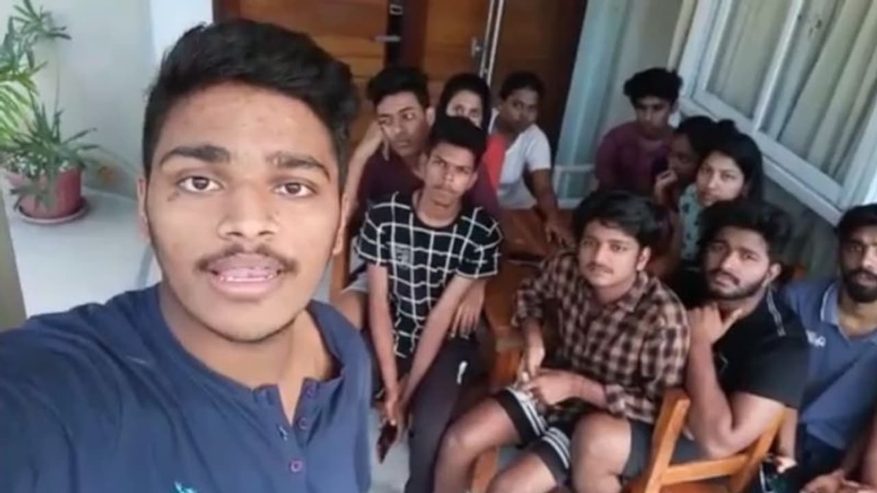 ഫിലിപ്പിയൻസിൽ കുടുങ്ങിയ മലയാളി വിദ്യാർത്ഥികളെ വിമാനത്താവളത്തിൽ നിന്നും പുറത്താക്കി ഫിലിപ്പിയൻസിൽ കുടുങ്ങിയ മലയാളി വിദ്യാർത്ഥികളെ വിമാനത്താവളത്തിൽ നിന്നും പുറത്താക്കി