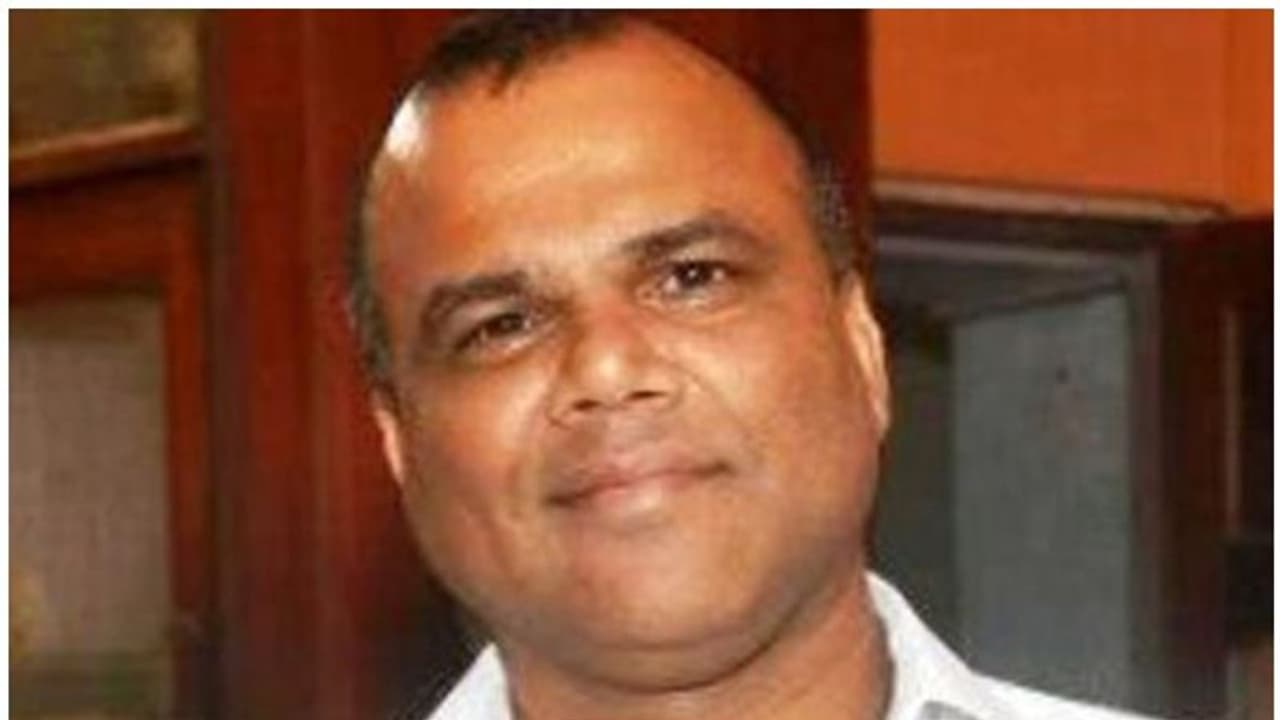 കൊവിഡ് 19; ഐസോലേഷനിൽ കഴിയാൻ വിസമ്മതിച്ച് മുൻമന്ത്രി; രാഷ്ട്രീയ പകപോക്കലെന്ന് ആരോപണം കൊവിഡ് 19; ഐസോലേഷനിൽ കഴിയാൻ വിസമ്മതിച്ച് മുൻമന്ത്രി; രാഷ്ട്രീയ പകപോക്കലെന്ന് ആരോപണം