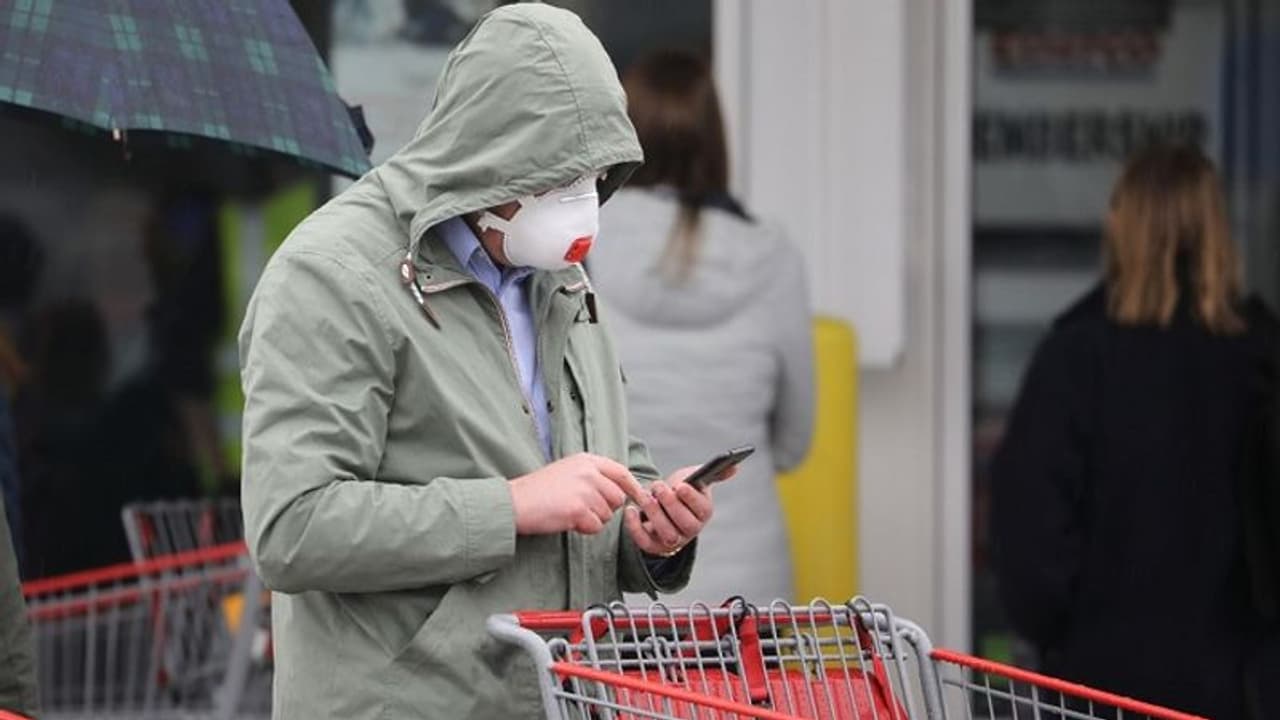 ലോകത്ത് കൊവിഡ് മരണം 11000 കടന്നു; ബ്രിട്ടൻ നിശ്ചലം, സമ്പൂർണ്ണ വിലക്കുമായി യുകെ ലോകത്ത് കൊവിഡ് മരണം 11000 കടന്നു; ബ്രിട്ടൻ നിശ്ചലം, സമ്പൂർണ്ണ വിലക്കുമായി യുകെ