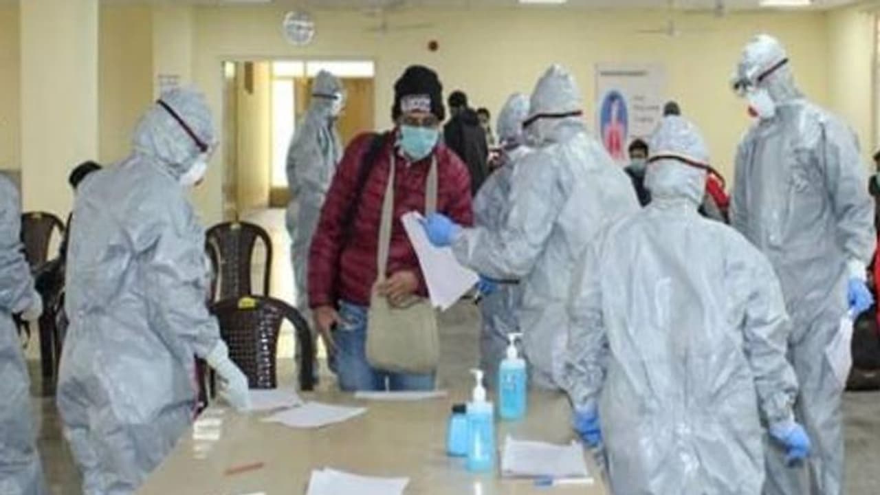 ಕೊರೋನಾ ಭೀತಿ : ದುಬೈನಿಂದ ಆಗಮಿಸುವವರ ಪ್ರತ್ಯೇಕತೆಗೆ ವ್ಯವಸ್ಥೆ ಕೊರೋನಾ ಭೀತಿ : ದುಬೈನಿಂದ ಆಗಮಿಸುವವರ ಪ್ರತ್ಯೇಕತೆಗೆ ವ್ಯವಸ್ಥೆ