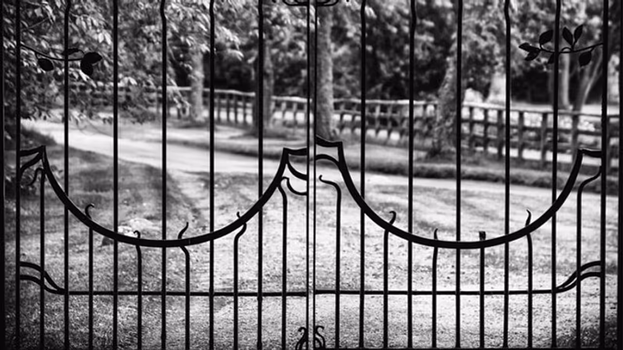 കൊവിഡ് 19: വീടുകളില് സ്ത്രീകള് കൂടുതലായി പീഡിപ്പിക്കപ്പെടാന് കാരണമാകുമോ? കൊവിഡ് 19: വീടുകളില് സ്ത്രീകള് കൂടുതലായി പീഡിപ്പിക്കപ്പെടാന് കാരണമാകുമോ?