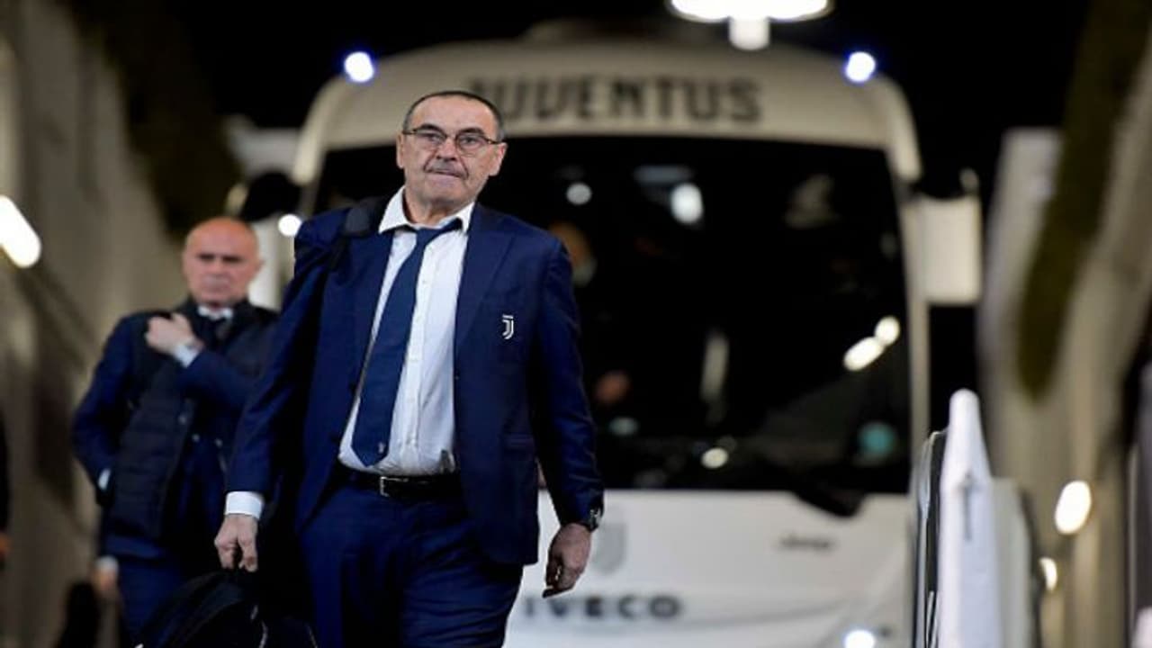 এবার কোয়ারেন্টাইনে গেলেন জুভেন্তাস কোচ, করোনার থাবায় জেরবার ক্লাব