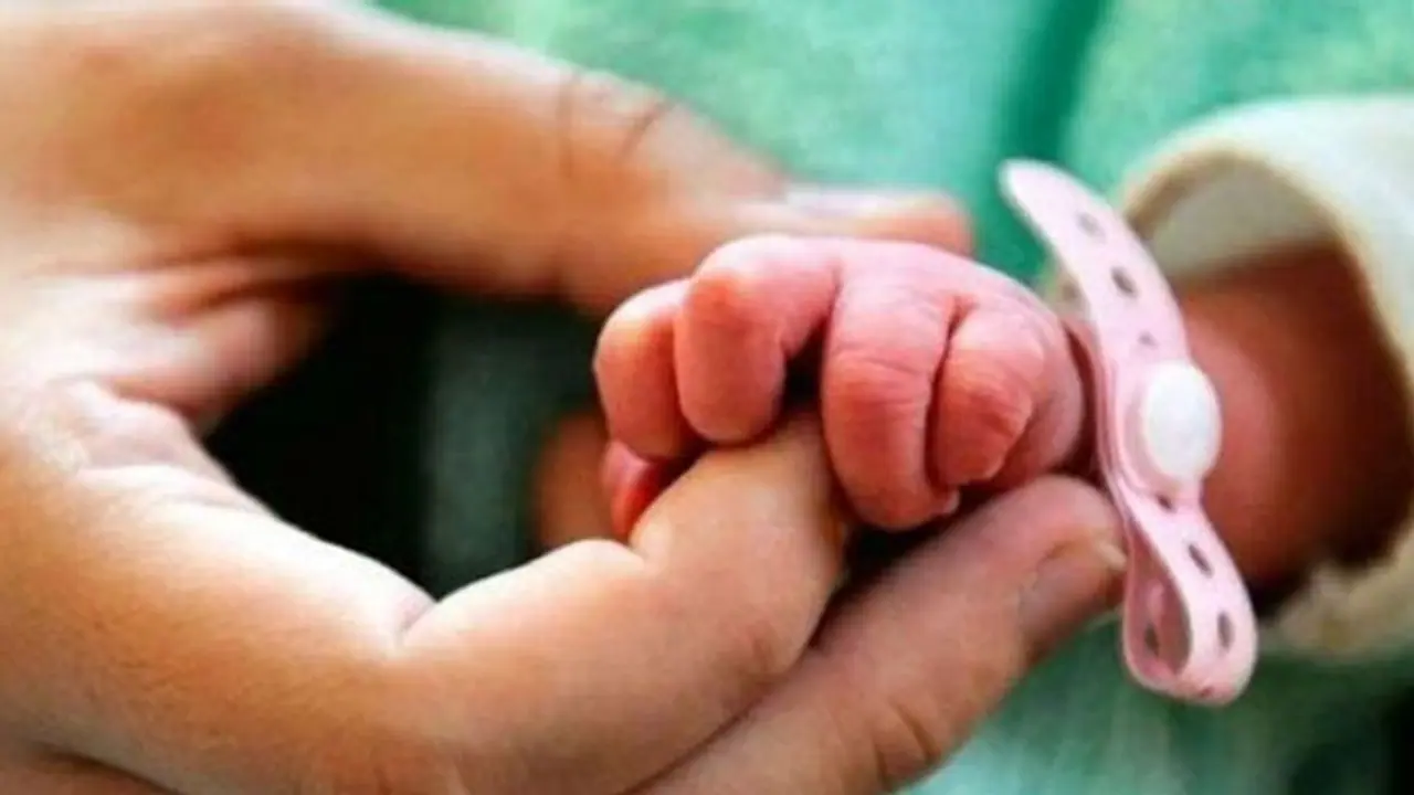 டெல்லி மாநாட்டுக்கு சென்ற கணவரால் கொரோனா... பாதிக்கப்பட்ட மனைவிக்கு அழகான ஆண் குழந்தை பிறந்தது..! டெல்லி மாநாட்டுக்கு சென்ற கணவரால் கொரோனா... பாதிக்கப்பட்ட மனைவிக்கு அழகான ஆண் குழந்தை பிறந்தது..!