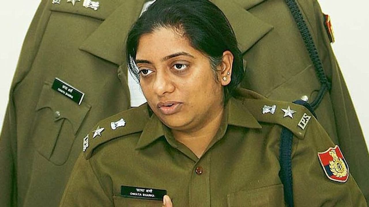 നിര്ഭയ കേസ്: തുമ്പില്ലാത്ത കേസില് നിന്ന് കഴുമരം വരെ, ഈ വിജയത്തിൽ ഡിസിപി ഛായാ ശർമയ്ക്കും അഭിമാനിക്കാം നിര്ഭയ കേസ്: തുമ്പില്ലാത്ത കേസില് നിന്ന് കഴുമരം വരെ, ഈ വിജയത്തിൽ ഡിസിപി ഛായാ ശർമയ്ക്കും അഭിമാനിക്കാം