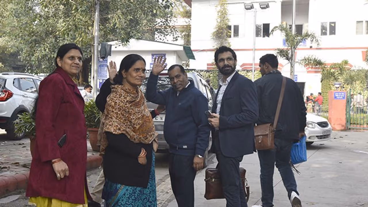 எனது நாடு நீதியை பெற்றுத் தந்துள்ளது, ஒட்டுமொத்த தேசத்திற்கும் கிடைத்த நீதி இது. நிர்பயா தாயார் உருக்கம்..!! எனது நாடு நீதியை பெற்றுத் தந்துள்ளது, ஒட்டுமொத்த தேசத்திற்கும் கிடைத்த நீதி இது. நிர்பயா தாயார் உருக்கம்..!!