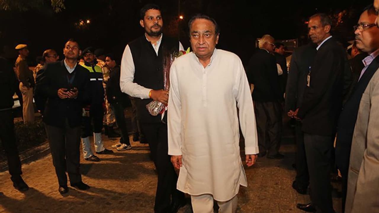 MP का पॉलिटिकल ड्रामा: कुछ घंटों में गिरेगी सरकार? फ्लोर टेस्ट से पहले इस्तीफा दे सकते हैं कमलनाथ