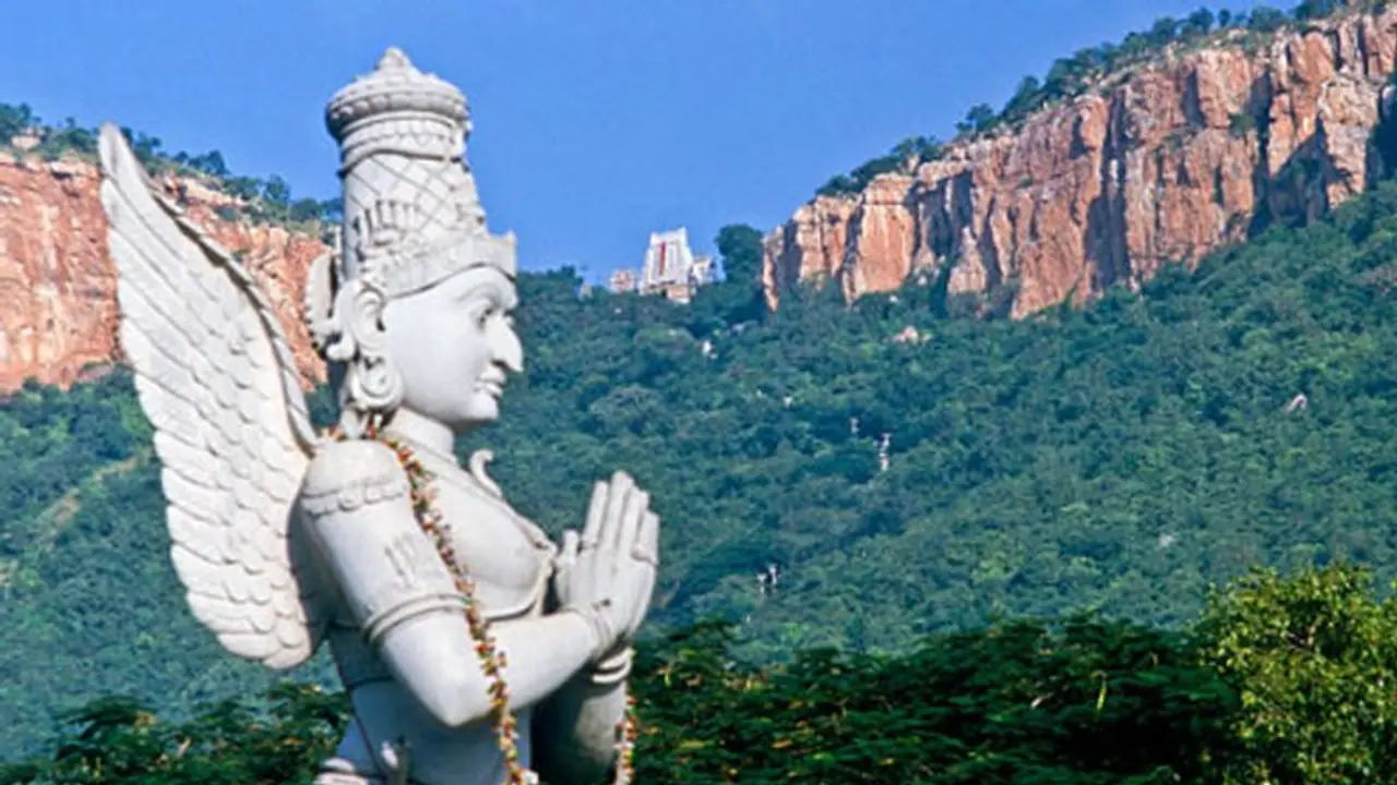 Tirumala : శ్రీవారి భక్తులకు సూచన ... నేటినుండి తిరుమలలో నూతన దర్శనవేళలు, ఈ టైమింగ్స్ ఫాలో కండి