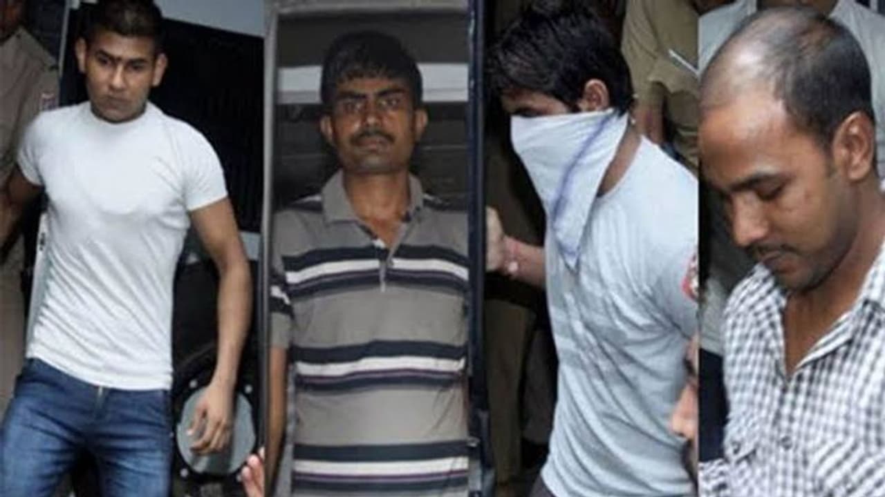 నిర్భయ కేసు: ఆ నలుగురు దోషుల సంపాదన ఎంతో తెలుసా? నిర్భయ కేసు: ఆ నలుగురు దోషుల సంపాదన ఎంతో తెలుసా?