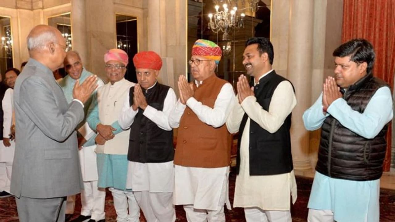 कनिका कपूर से मिलने के बाद राष्ट्रपति से भी मिले थे दुष्यंत सिंह, अब प्रेसिडेंट कराएंगे अपना कोरोना टेस्ट कनिका कपूर से मिलने के बाद राष्ट्रपति से भी मिले थे दुष्यंत सिंह, अब प्रेसिडेंट कराएंगे अपना कोरोना टेस्ट