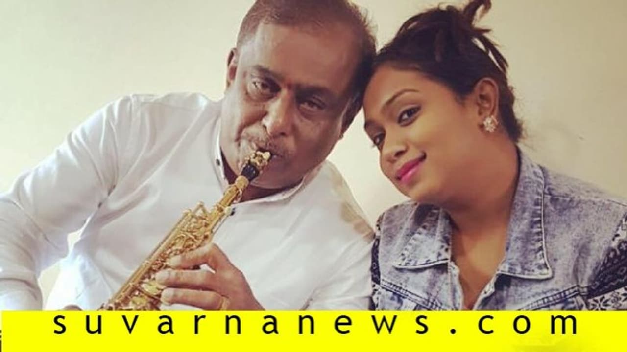 ಸಾಮಾಜಿಕ ಜಾಲತಾಣದಲ್ಲಿ 'ಪುಕ್ಲ ಪುಕ್ಲ' ವೈರಲ್; ಹಂಸಲೇಖ ಪುತ್ರಿ ಜಾದೂ!